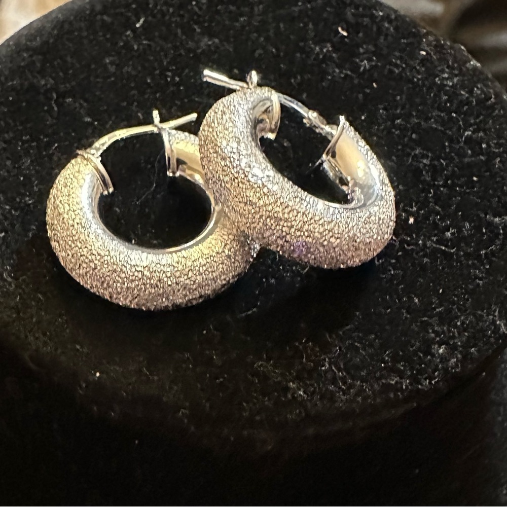 JTV Moda Al Massimo Rhodium Hoop Earrings Italy Textured Silver Tone Hoops